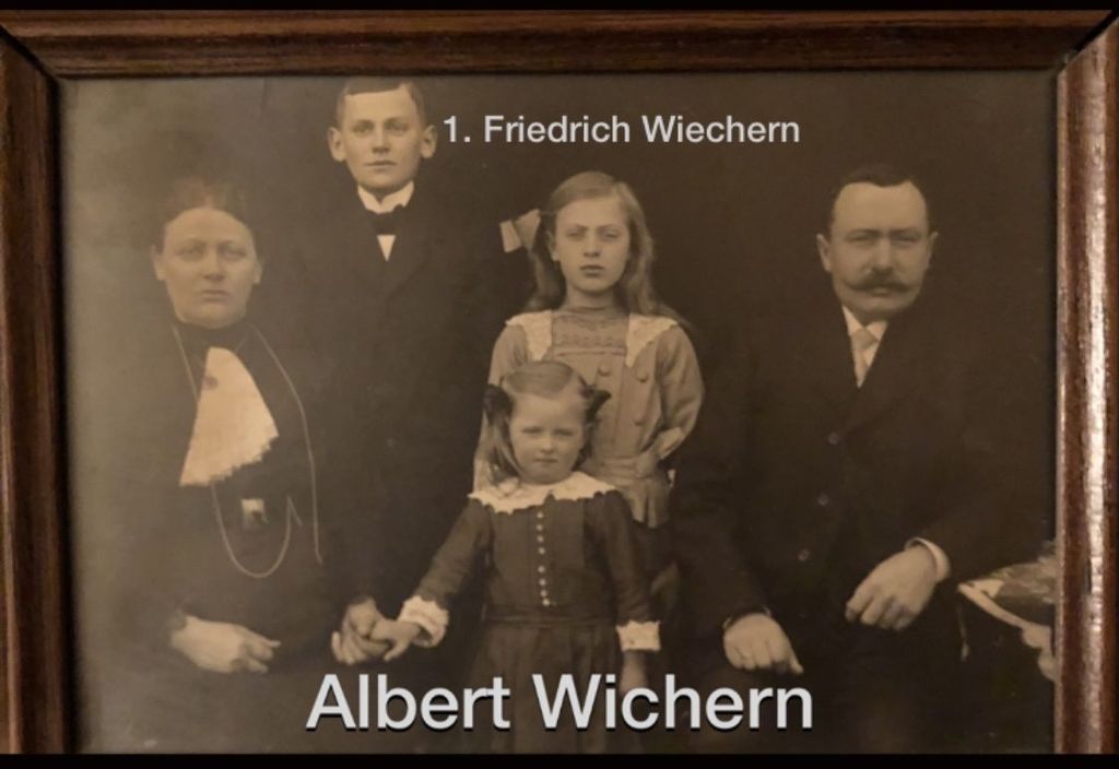 Albert und Elise Wiechern mit Kindern